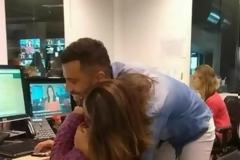 Τελικά ποιος φοράει τα τακούνια; Αυτή η οφθαλμαπάτη έχει τρελάνει το διαδίκτυο!