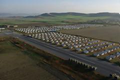 Παραμένει το πρόβλημα με υπεράριθμους μετανάστες και πρόσφυγες στις δομές των ΕΔ