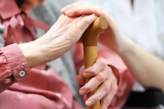 Η αποστομωτική απάντηση ηλικιωμένης σε επίδοξους απατεώνες