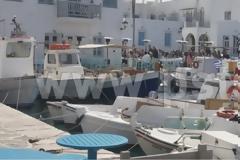 Πάρος: Κηλίδες πετρελαίου στο λιμάνι της Νάουσας