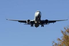 Διάσημη ελληνίδα εξηγεί γιατί… τραγουδάει όταν απογειώνεται το αεροπλάνο!