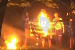 Έκαψαν την ελληνική σημαία χθες βράδυ στην Τοσίτσα