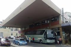 Aναστάτωση στο δρομολόγιο του ΚΤΕΛ προς Αθήνα- Η αστυνομία παρέδωσε στον οδηγό 4 αλλοδαπούς χωρίς συνοδεία- Τι λέει η ΕΛ.ΑΣ