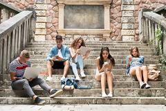 ΜΕΙΩΘΗΚΕ Η ΧΡΗΣΗ ΤΟΥ FACEBOOK, ΕΚΤΟΞΕΥΤΗΚΕ ΟΜΩΣ ΤΟ YOUTUBE