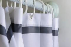 Ο σωστός τρόπος να καθαρίζετε την κουρτίνα του μπάνιου