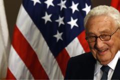 Ο Κίσινγκερ προειδοποιεί (στα 95 του!) για την τεχνητή νοημοσύνη