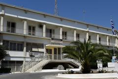 «Κουκουλοφόροι» κρατούμενοι με μαχαίρι επιτέθηκαν σε υπαρχιφύλακα μέσα στις φυλακές Κορυδαλλού!