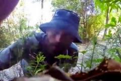 Έβαλε μια μπάλα και μια κάμερα στο δάσος και δείτε πιο ζώο πήγε κι έπαιξε [video]