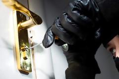 Πρώην κλέφτες αποκαλύπτουν 10 πράγματα που αποτρέπουν τους διαρρήκτες να μπουν σε ένα σπίτι