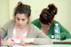 Όσο περισσότερη η ζέστη τόσο χειρότερα γράφουν οι μαθητές στις εξετάσεις