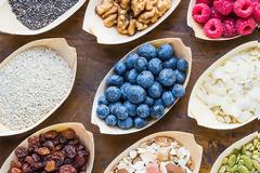 Ποια superfoods μπορούν να μας βοηθήσουν να χάσουμε κιλά;