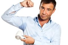 Τέσσερα κόλπα για τις μασχάλες που μυρίζουν από τον ιδρώτα