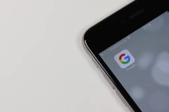 Η περίεργη βλάβη της Google που «εισέβαλε» στα SMS χρηστών