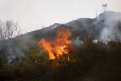 ΑΠΑΓΟΡΕΥΕΤΑΙ πάσα χρήση πυρός λόγω αυξημένης επικινδυνότητας βάση της 1/2018 Πυροσβεστικής Διάταξης