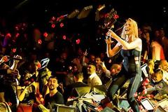 Αμαρυλλίς: Λουλουδοπόλεμος σε live της στη Χαλκιδική μαζί με τον Στέλιο Ρόκκο!