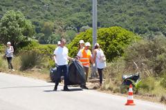 Όταν η Λευκάδα δείχνει το πιο όμορφο πρόσωπό της-καθαρισμός της εθνικής οδού Λευκάδας-Αγίου Νικολάου Βόνιτσας.