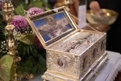 Η Τιμία Ζώνη μοσχοβόλησε στο χειρουργείο και το παιδί έγινε καλά!