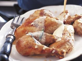 Φωτογραφία για Τραγανό κοτόπουλο με εστραγκόν και σάλτσα κρασιού, απόλαυση!