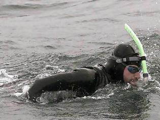 Φωτογραφία για Μπεν Λεκόμτ: Ο Γάλλος που θα διασχίσει κολυμπώντας τον Ειρηνικό Ωκεανό