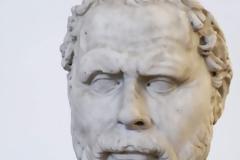 Που αυτοκτόνησε ο Δημοσθένης πίνοντας κώνειο;