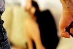 Λαμία: Γρονθοκόπησε αστυνομικό γιατί έβγαζε φωτογραφίες την εγγονή του!