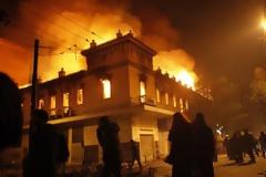 Αποζημίωση «μαμούθ» διεκδικεί από το Ελληνικό δημόσιο η Kosta Boda για το κάψιμο του καταστήματός της στην Αθήνα