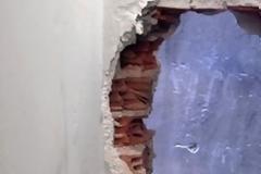 Μεσολόγγι: Άνοιξαν τρύπα σε εκκλησία για να βρουν θησαυρό