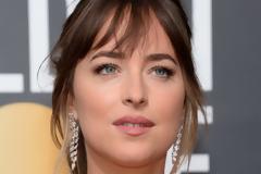 Η Dakota Johnson πρωταγωνιστεί στη νέα ταινία τρόμου του Luca Guadagnino