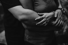 Οι φωνές που μας συγκλόνισαν ήταν βραχιασμένες...