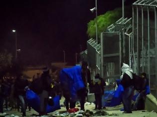 Φωτογραφία για Επεισόδια με λαθρομετανάστες στη Μόρια – Τέσσερις τραυματίες