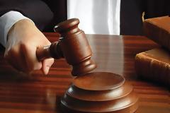 «Στο σφυρί» εργοστάσια, καράβια και ραδιοφωνικοί σταθμοί