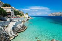 Χωριουδάκια δίπλα στη θάλασσα για τις πρώτες βουτιές