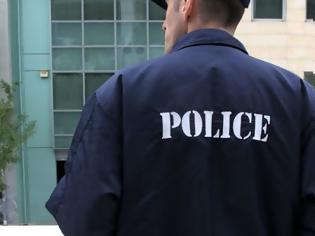 Φωτογραφία για Στερεά Ελλάδα: Πολίτης πλάκωσε στο ξύλο τον 54χρονο «ματάκια» αστυνομικό που τραβούσε φωτογραφίες την 18χρονη ημίγυμνη εγγονή του!