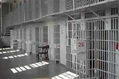 Επιδρομή «κουκουλοφόρων» εντός των φυλακών Κορυδαλλού