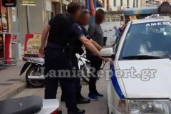 Λαμία: Έκλεψαν Laptop από ιατρείο και βγήκαν βόλτα στην πλατεία