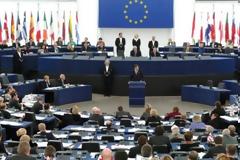Σκανδαλο μεγατόνων: Έπιασαν Έλληνες ευρωβουλευτές να κλέβουν από τη μισθοδοσία