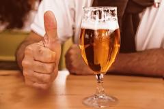 Οκτώ οφέλη που προσφέρει η μπύρα… στην υγειά σας