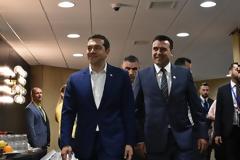 ΠΟΣΟ ΚΟΝΤΑ ΣΕ ΛΥΣΗ ΒΡΙΣΚΟΝΤΑΙ ΕΛΛΑΔΑ ΚΑΙ πΓΔΜ