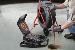 Αστυνομικοί «ντυμένοι» υδραυλικοί βιντεοσκοπούσαν τους ναρκέμπορους της Ομόνοιας