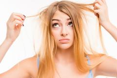 Πέντε χρήσιμες πληροφορίες που μπορούν να αποκαλύψουν τα μαλλιά για την υγεία μας