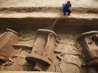 Φωτογραφία για Τεράστια αρχαιολογικη ανακάλυψη στην Ινδία! Βρήκαν άρματα ηλικίας 4.000 χρόνων