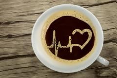 Πότε ο καφές μπορεί να γίνει επικίνδυνος για την καρδιά των νέων;