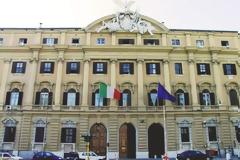 Το ψευτοδίλημμα και τα πραγματικά προβλήματα της Ιταλίας