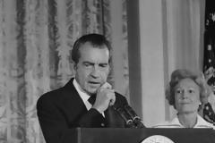 Ο Νίξον είχε δείρει τόσο άγρια τη γυναίκα του που την είχε στείλει στο νοσοκομείο