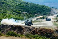 Βολές καμπύλης τροχιάς με ταυτόχρονη υποστήριξη Μονάδων Ελιγμού