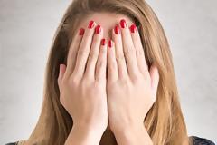 Ντροπιαστικά πράγματα που κάνουν όλες οι γυναίκες