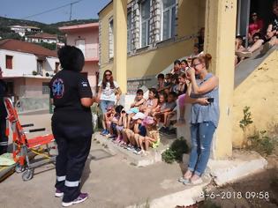 Φωτογραφία για Παρουσίαση πρώτων βοηθειών από το ΕΚΑΒ Αγρινίου στο Δημοτικό Σχολείο ΑΕΤΟΥ Ξηρομέρου