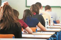 10 άνθρωποι που αποδεικνύουν ότι δεν πρέπει να παίρνεις τις Πανελλήνιες τόσο σοβαρά