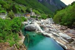 Verzasca Valley: Η «εξωτική» κοιλάδα της Ελβετίας!