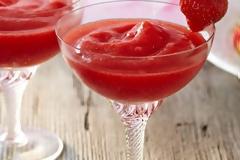 Η πιο εύκολη συνταγή για το πιο υπέροχο Daiquiri φράουλα!